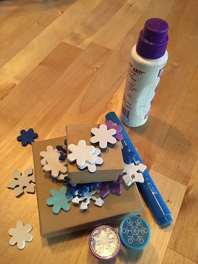 Decorate your own recycled gift boxes!