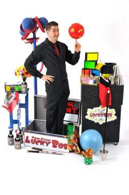 Summer-Reading-Kick-Off-with-Comedic-Juggler-Lucky-Bob